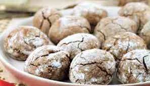 Cannoli cookies, easy italian christmas cookies with chocolate chips, orange, cinnamon pistachios, and greek almond cookies are crunchy, chewy amygdalota cookies that are made with only 5. Chewy Amaretti Italian Almond Cookies Mangia Bedda