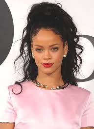 Among all the hairstyles she wore, the rihanna's blonde hairstyles are the most popular. Rihanna Hairstyles Ecemella