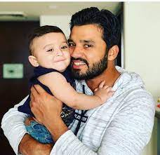 Azhar ali azhar اظہر علی اظہر song: Azhar Ali Wth Hiss Cute Son Sports Clubs Teams Couple Photos