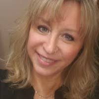 Lori Wylie's Instagram, Twitter & Facebook