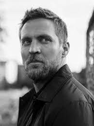 Updated on 12 feb, 2020 published on 18 oct, 2019. Tobias Santelmann Is A Man Who Is Far More Handsome In Motion Than In A Photograph Stunning Tobias Santelmann Beautiful Men Handsome Actors