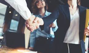 Le chef de projet ne doit pas hésiter à éprouver la solidité des rendus des équipes de façon à obtenir le meilleur de chacun. Travailler Avec Un Chef De Projet Digital En Freelance Freelance Com