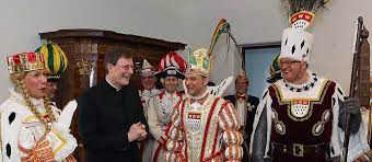 Der vorsitzende bätzing greift woelki an, stärkt ihm zugleich aber den rücken. Woelki Karneval Feiern Trotz Terrorangst Katholisch De