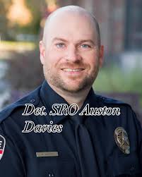Meet our team! Detective Auston Davies is the School Resource Office for  @officiallehi. He has worked @lehipolice for 8 years and is going into his  4th year as a SRO. We are
