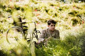 Edan hayhurst jessica hynes miley locke david tennant yasmine akram oliver gibbs ben willbond. Edan Hayhurst Bilder Poster Fotos Moviepilot De