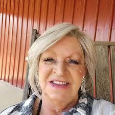 Elaine Peoples's Instagram, Twitter & Facebook