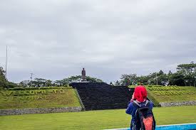 Monumen jendral sudirman berada di desa pakis baru kecamatan nawangan kabupaten pacitan. 4 Tips Berkendara Menuju Monumen Jenderal Sudirman Di Pacitan Halaman All Kompas Com