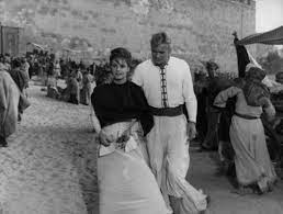 Elle est apparue dans de nombreux péplums des années 1950. La Pin Up E L Alpinista La Fiaba Di Rossana Podesta Marilyn