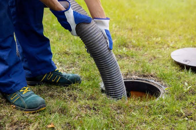 How Often Should You Pump Your Septic Tank? (Canadian Guide) - Clean Line  Plumbing