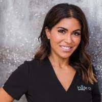 Donna Kahn's Instagram, Twitter & Facebook