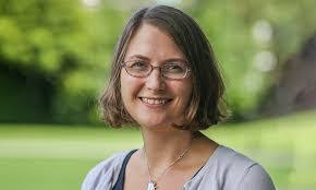 Elizabeth Belanger's Instagram, Twitter & Facebook