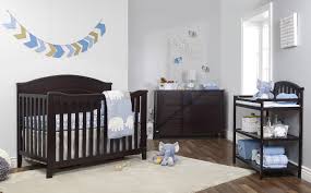 Crafted from smoothed beech and beech veneers, this cradle gives your child a cozy and dependable place to snooze. Sorelle Berkley Round Top 4 In 1 Crib Espresso Walmart Com Walmart Com