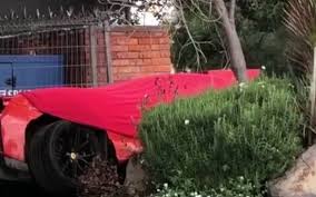 Los seguidores de christian nodal estaban muy preocupados luego de enterarse de un accidente del ferrari 488 en guadalajara, méxico. Ferrari Se Impacto Contra Negocio El Occidental Noticias Locales Policiacas Sobre Mexico Guadalajara Y El Mundo