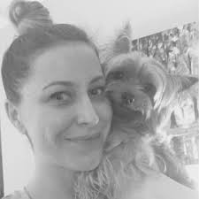 Leslie Lamont (@FabuLeslie)