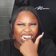 A cockroach makes its way through the MetGala carpet 😂 : r/popculturechat