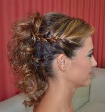 Pelo corto o pelo largo, aquí te traemos los 5 estilos de corte de cabello para hombres con pelo rizado o afro, que están de moda este 2021. Pin En Pelo Corto Rizado