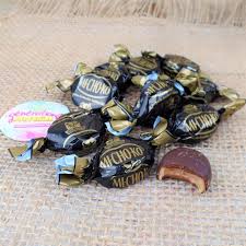 Michoko Bonbons De Notre Enfance Generation Souvenirs Enrobe De Chocolat Bonbon Panier De Bonbons