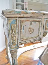 Via All These Images From My Pinterest Board Pretty Furniture Via I M In Love With Chippy Painted Furniture Refinishing Furniture Pretty Furniture