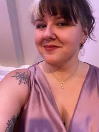 Stoicism and Straight Edge Straight Edge is a punk movement that in protest  of punk excess advocates aspects of a healthy lifestyle free from drugs,  alcohol, promiscuity, and even meat. Some of