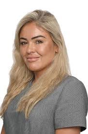 Louise Saxton's Instagram, Twitter & Facebook