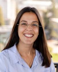 Shira Cohen's Instagram, Twitter & Facebook