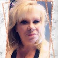 Caroline Kowalski's Instagram, Twitter & Facebook