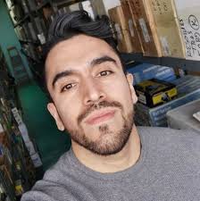 heyisandie Y dime, esas personas de las que siempre hablas, están en este  momento con nosotros? Me pueden leer también?