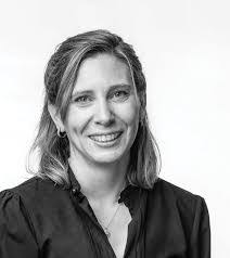 Jennifer Runge's Instagram, Twitter & Facebook