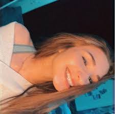 Brianna Foster's Instagram, Twitter & Facebook