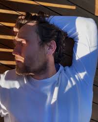 Aras bulut iynemli is a 30 year old turkish actor. Aras Bulut Iynemli On Instagram Herkese Iyi Bayramlar Turkish Actors Actors Mirror Selfie Girl