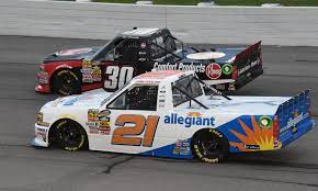 Camping world truck je jedna z nejvyšších sérií nascar, svou zahajovací sezónu si odbyla poměrně nedávno (oproti té nejvyšší, sérii sprint cup) v ve zkratce sezóna 2014: Joey Coulter Ron Hornaday Jr Nascar Camping World Truck Series Iowa Speedway Speed Sport