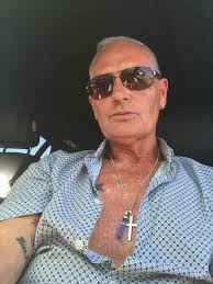 Paul Gascoigne splits from glamorous art gallery boss who had been helping  him fight drink and drug addiction