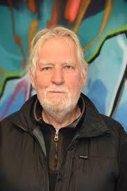 Staff — Celf o Gwmpas