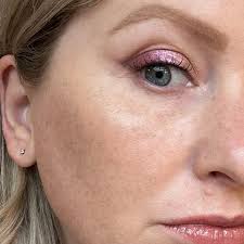 A pretty little look I created using the @tartecosmetics Elegance Eyeshadow  Palette, as featured in my last post. The shades are highly pigmented and  blend beautifully. The sparkly shades do produce a