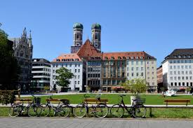 The deutsche bundesbank (pronounced ˈdɔʏtʃə ˈbʊndəsˌbaŋk), literally german federal bank, is the central bank of the federal republic of germany and as such part of the european system of. Munchen Top Sehenswurdigkeiten Und Tipps Reiseblog Wowplaces