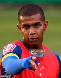 185 photos et images de Apolinario