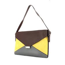 Porté main, porté épaule, porté travers. Sac A Main Celine Diamond 323668 Collector Square