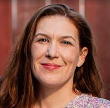 Allison Wallis's Instagram, Twitter & Facebook