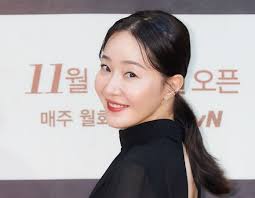 엄지원(嚴志媛, 1977년 12월 25일 ~ )은 대한민국의 배우이다. ìºë‚˜ë‹¤ í•œêµ­ì¼ë³´ ë…ë³´ì ì¸ ìš°ì•„ ë§¤ë ¥ ì—„ì§€ì›