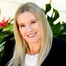 Esmeralda Davis's Instagram, Twitter & Facebook