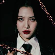 Karin Swan's Instagram, Twitter & Facebook