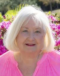 Joyce Nunes's Instagram, Twitter & Facebook