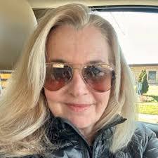 Jonna Clark's Instagram, Twitter & Facebook