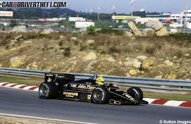 Senna saiu da pole, liderou de cabo a rabo e venceu seu primeiro gp, com uma diferença de 1 minuto e dois segundos para a ferrari de alboreto. 1985 Jones On F1