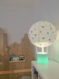 Ikea Papierlampe Verschonern Diy Ideen Mit Anleitung Ikea Papierlampe Papierlampen Kinderzimmer Dekor