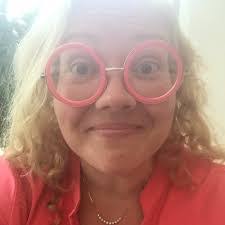 Tara Neff's Instagram, Twitter & Facebook