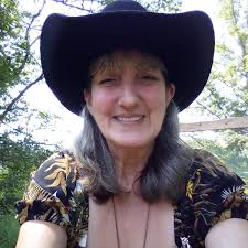 Hollywood Today , England in November ! Just a jump across the pond.  #JohnSchneider #deedeeschneider #adventuresofjohnanddeedee #smallville  #liverpool #LiverpoolEngland #liverpoolcomiccon #TomWelling #dukesofhazzard  https://m.facebook.com/story.php ...