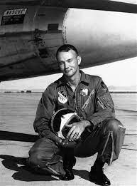Apollo 11 astronaut michael collins, who orbited the moon alone while neil armstrong and buzz aldrin made their historic first steps on the lunar surface, died wednesday. Michael Collins