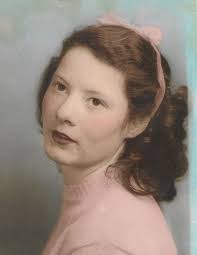 Jessica Riggs's Instagram, Twitter & Facebook