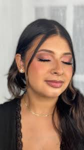 MAKEUP AND BEAUTY Carla Camargo